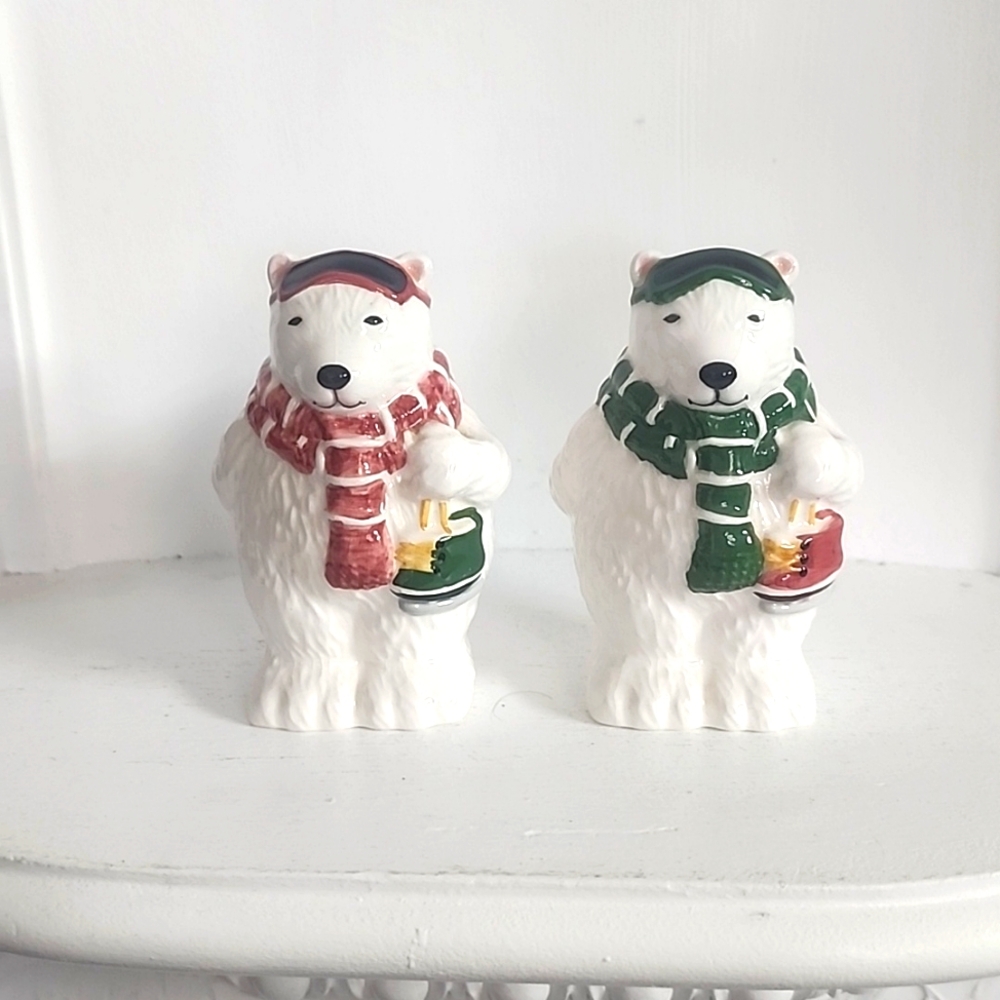 Pfaltzgraff Snow Bear Pepper Shaker, excellent condition